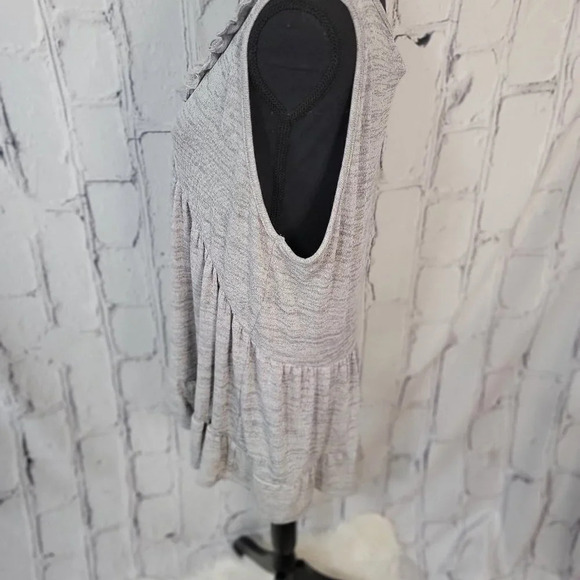 Light Gray V-neck Ruffle Hem Lightweight Womens Summer Tank L - Picture 6 of 9